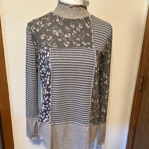 NWOT Gray Patterned Women's Top